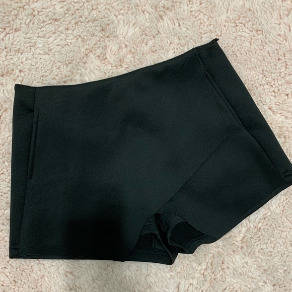Cotton On skort - Picture 1 of 3